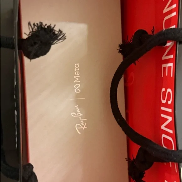 Ray-Ban Meta Wayfarer Gen 2 Limited Edition Transparent Clear/Ruby RW4006 - Picture 14 of 16